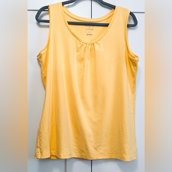 L.L. Bean Tops - Bright Yellow Scoop Neck Sleeveless Tank Top Sz L